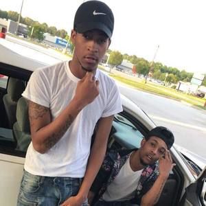 Meet your Posher, Tauron